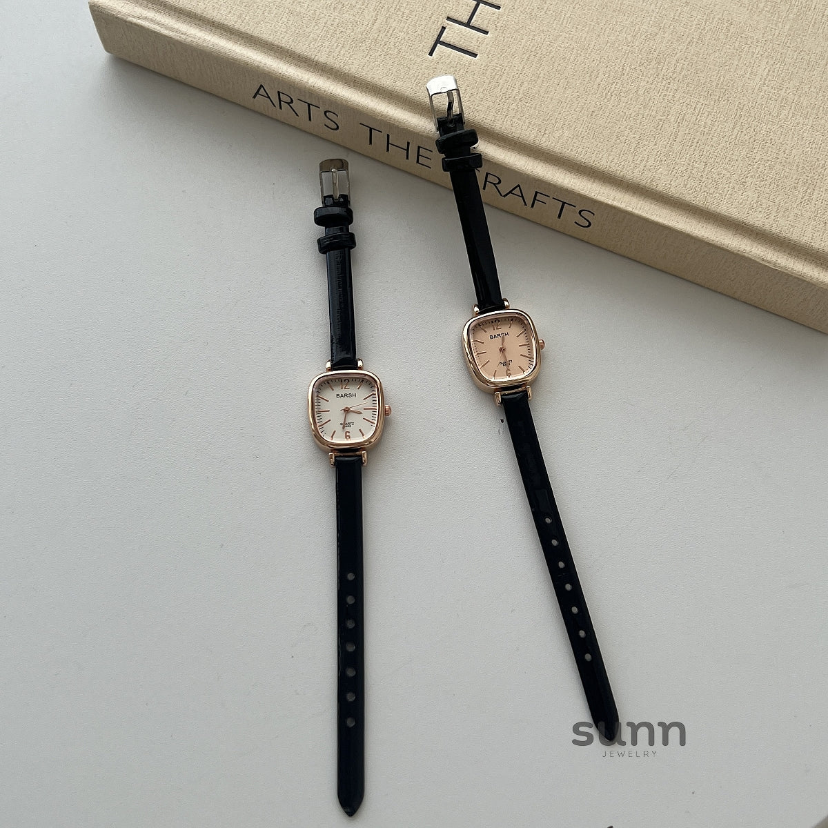 Sumayyah Petite Leather Watch [OIM5C41U]