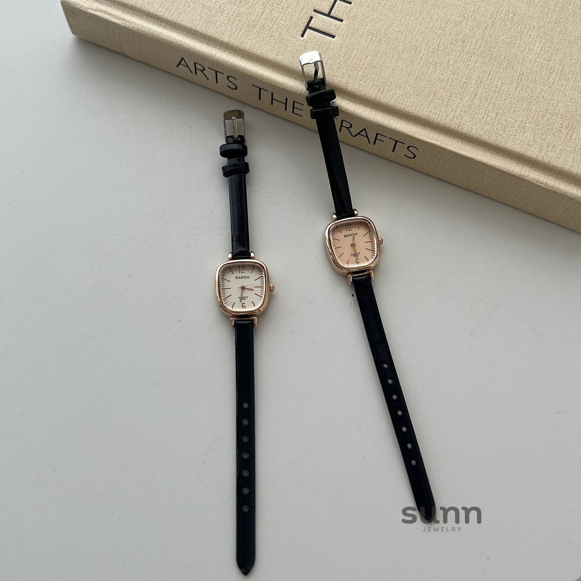 Sumayyah Petite Leather Watch [KWAA33QM]