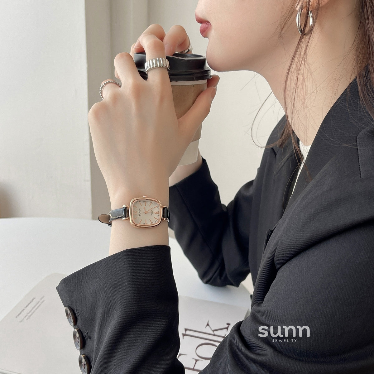 Sumayyah Petite Leather Watch [XR30G8I0]