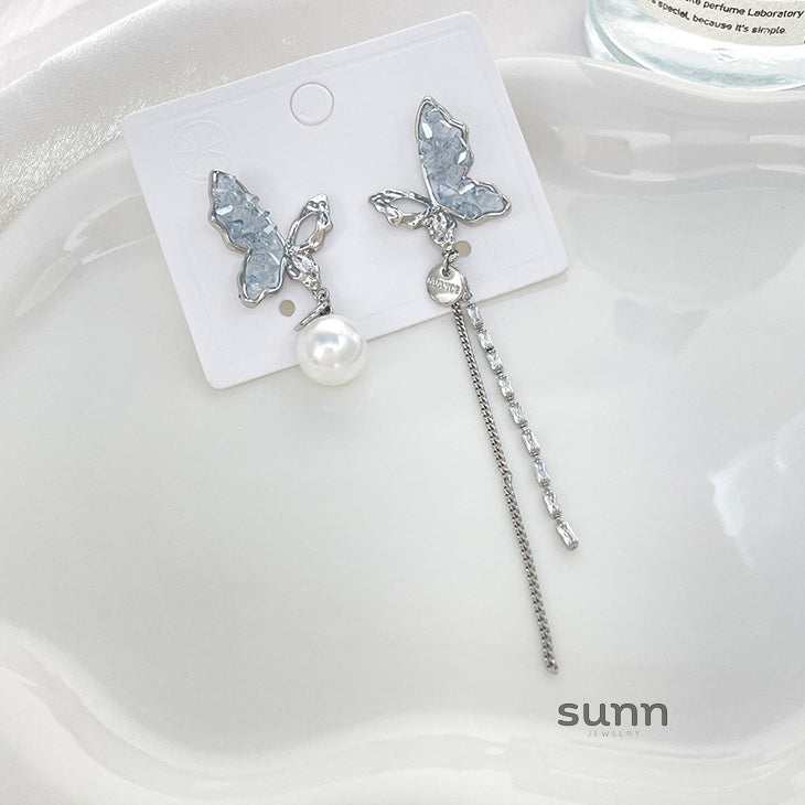 Sunnie Butterfly Crystal Drop Earrings [JH4NFMEW]