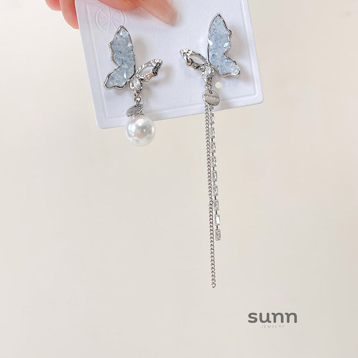 Sunnie Butterfly Crystal Drop Earrings [LRVU771P]