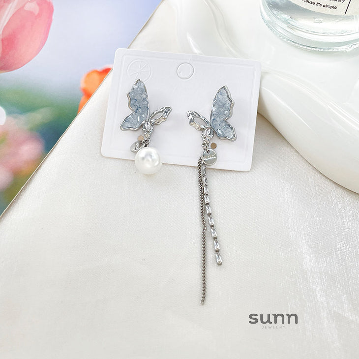 Sunnie Butterfly Crystal Drop Earrings [SAML897K]