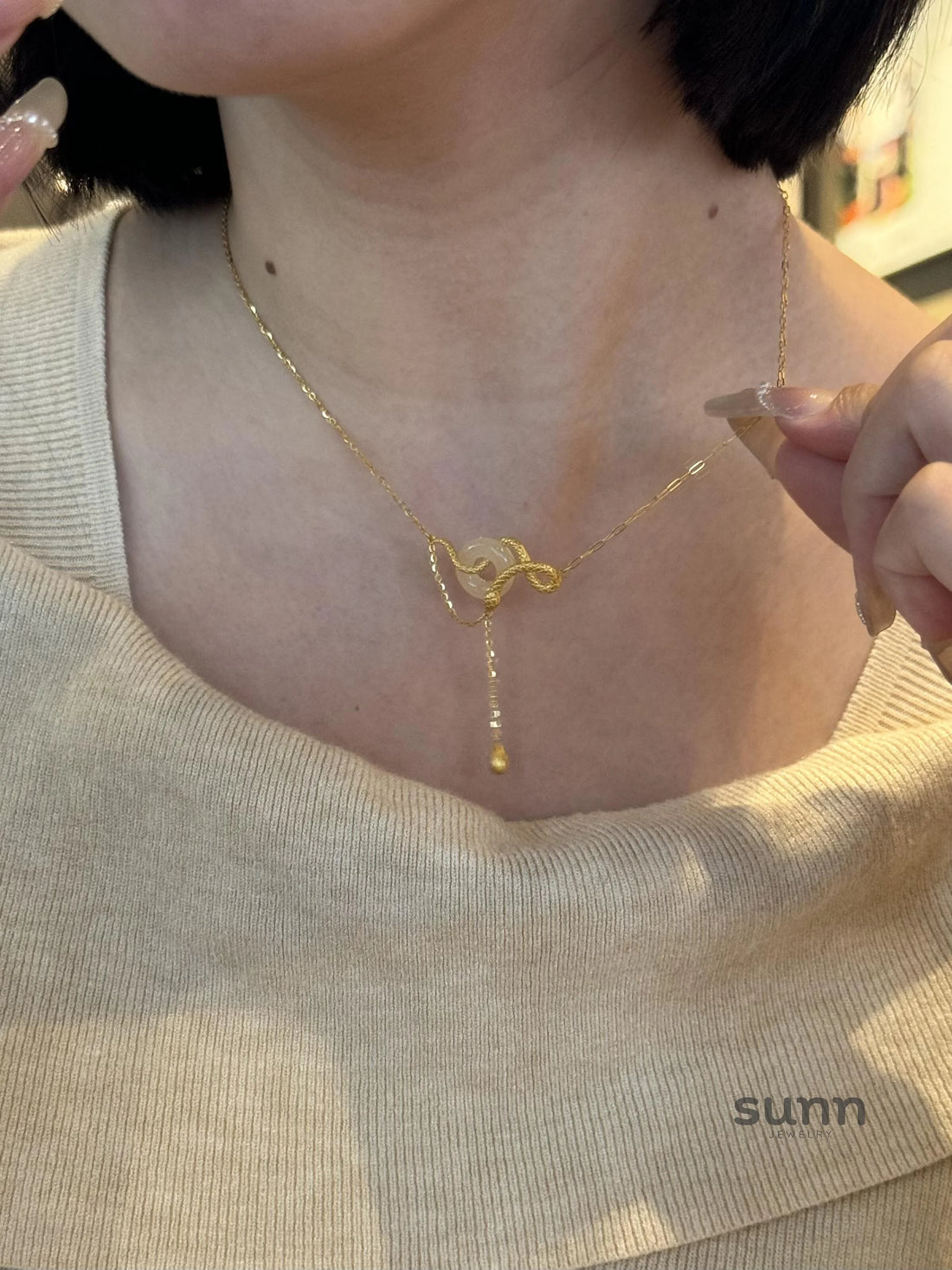 Sunnie Serpentine Dangle Choker Necklace