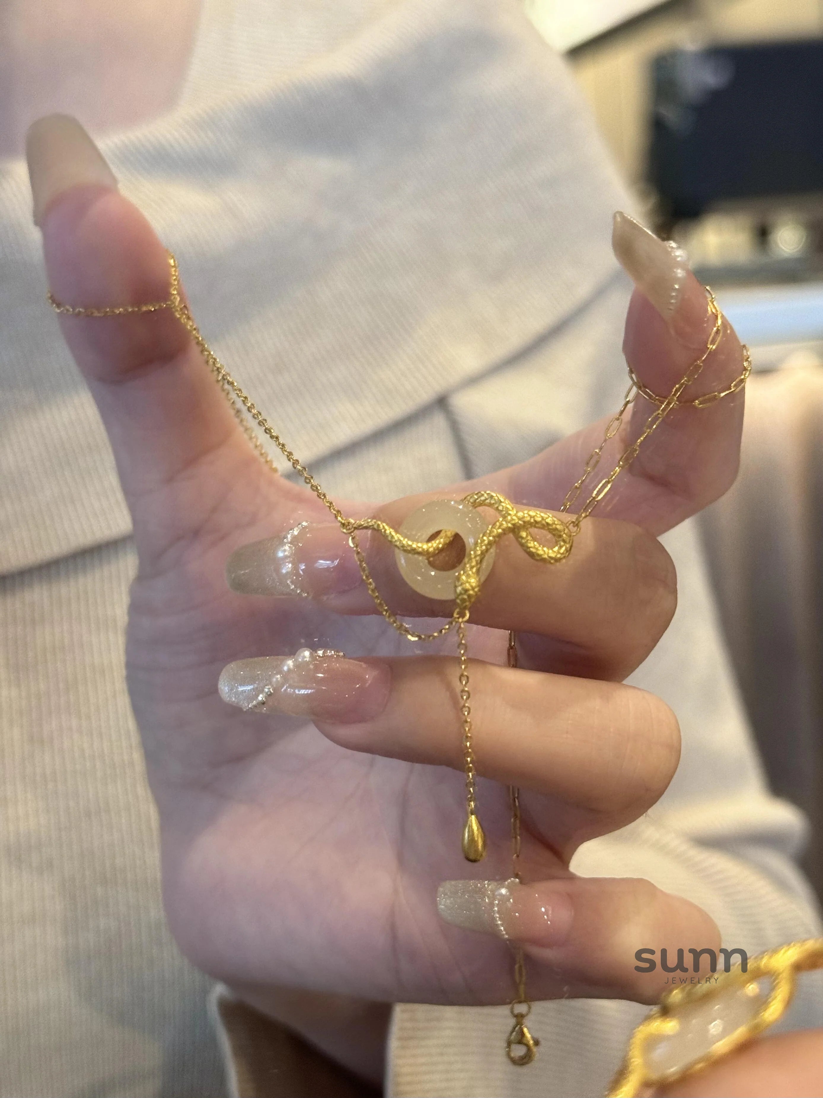 Sunnie Serpentine Dangle Choker Necklace