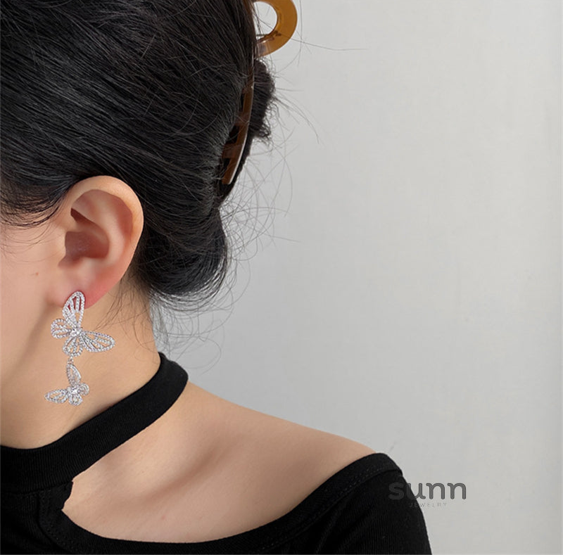 Suri Elegant Butterfly Earrings [LLPE4I0F]
