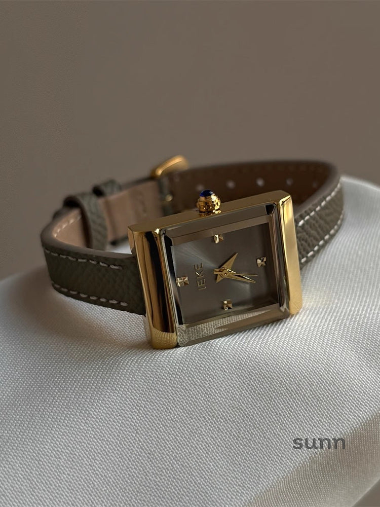 Sury Retro Oval Strap Watch [VRCAXRUN]