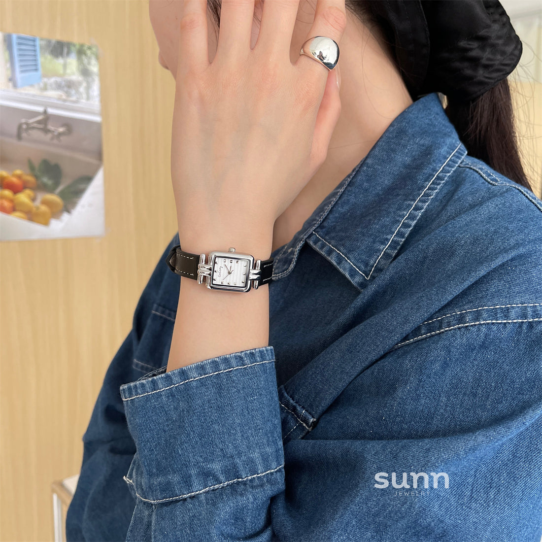 Susanna Vintage Leather Watch [8JT2VMMO]