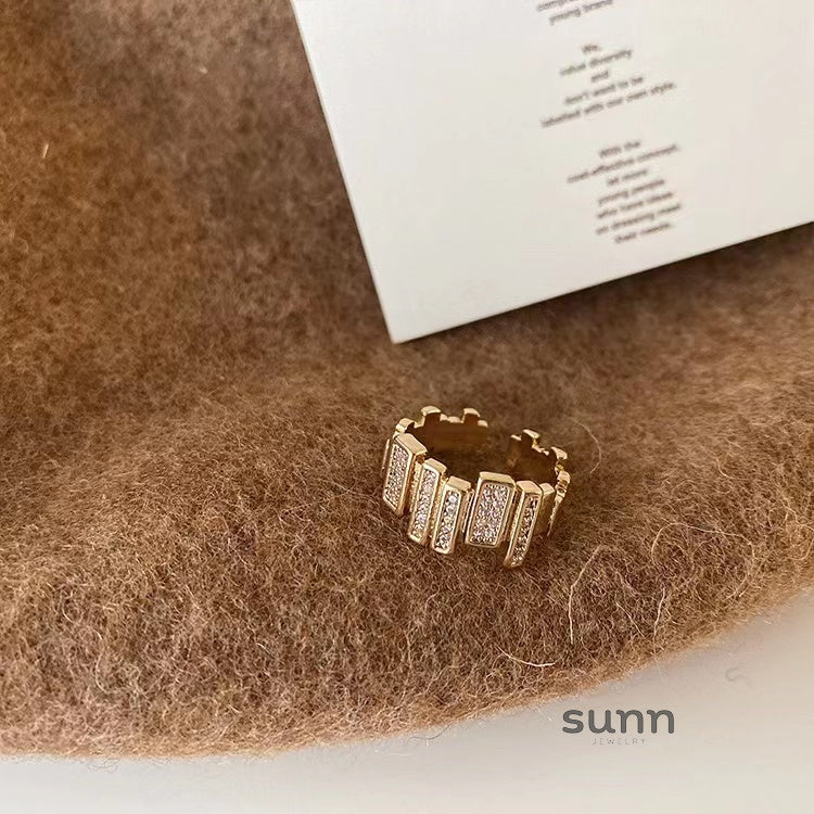 Suzie Staggered Zircon Ring