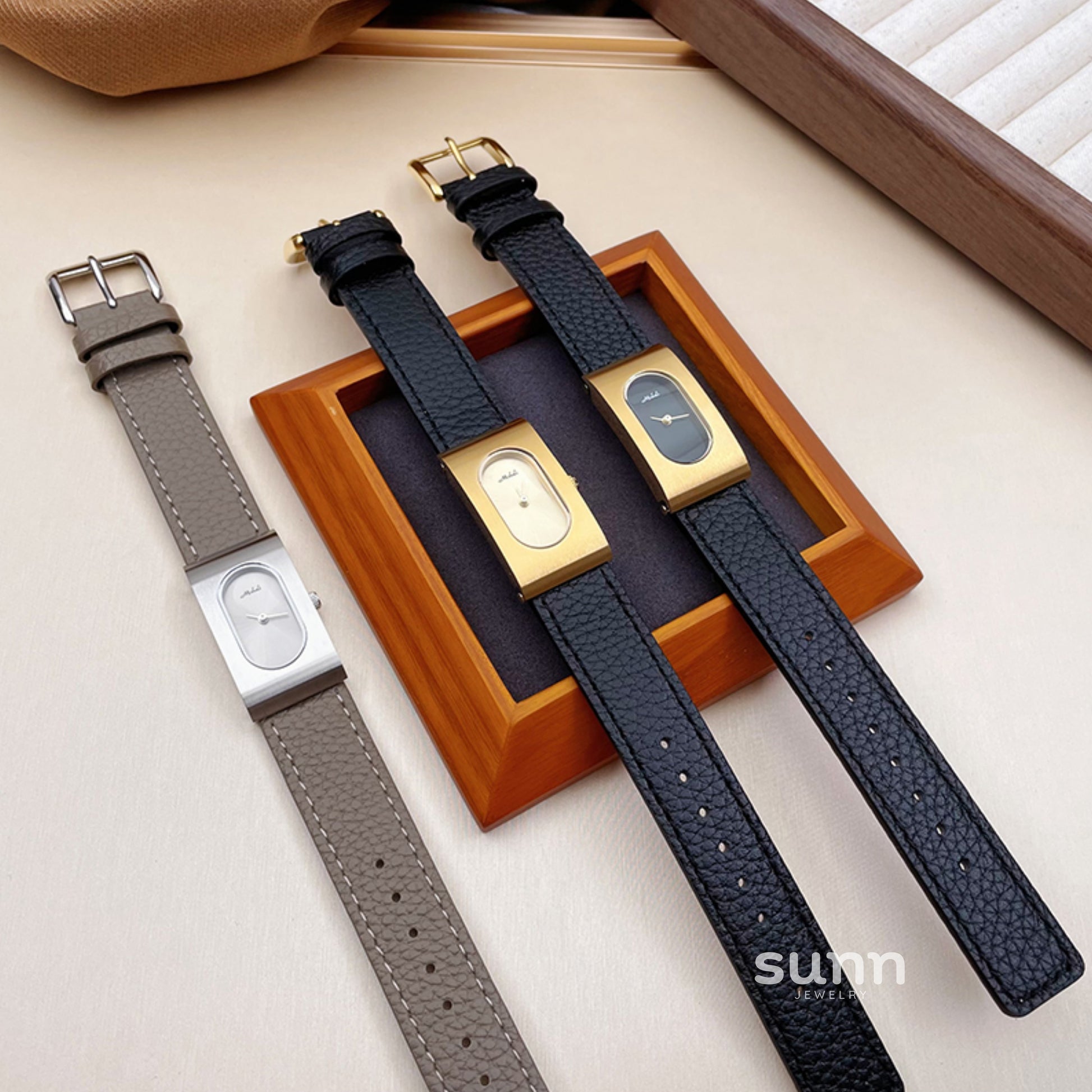 Suzie Vintage Square Watch [W1D1BEIB]