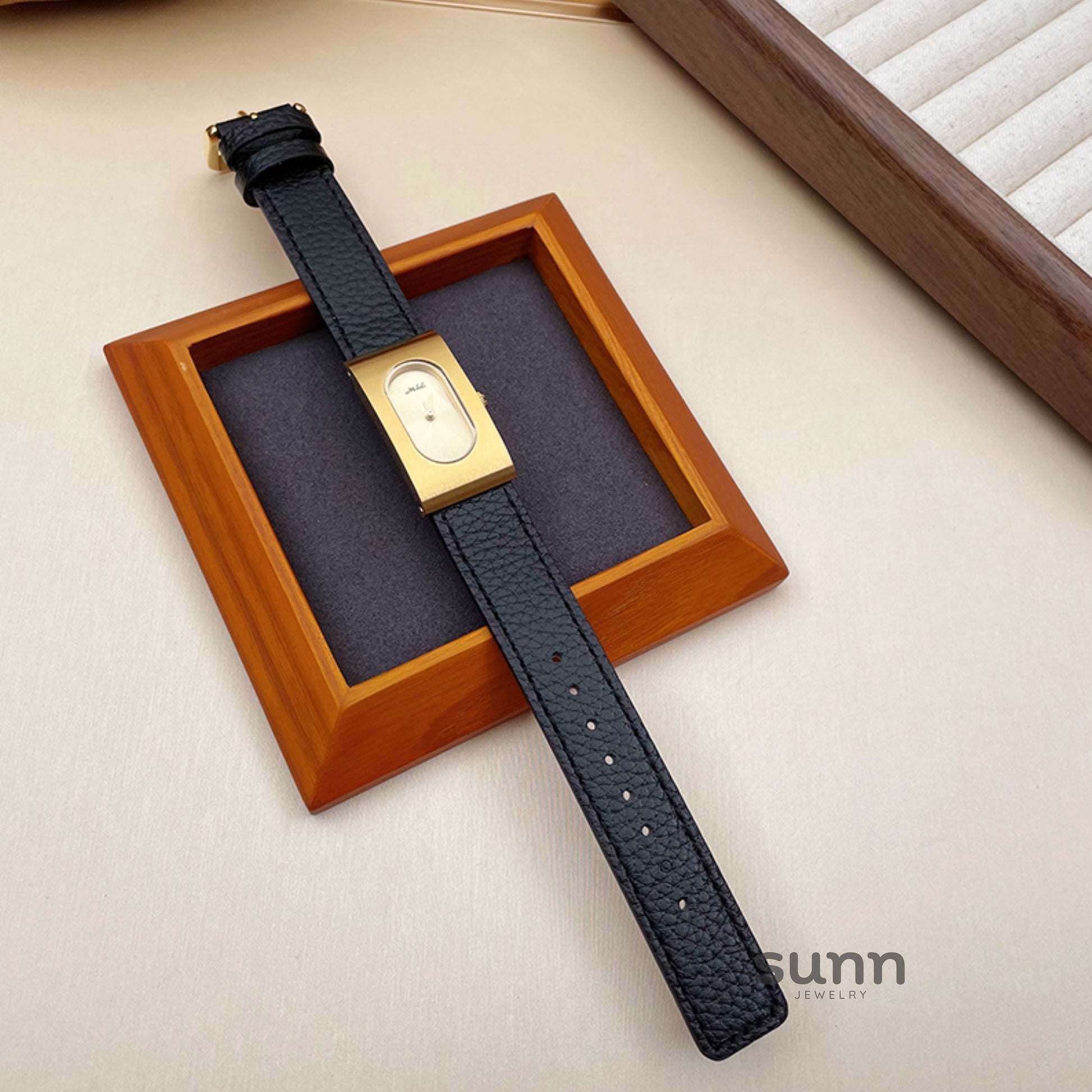 Suzie Vintage Square Watch [4V2PZN69]