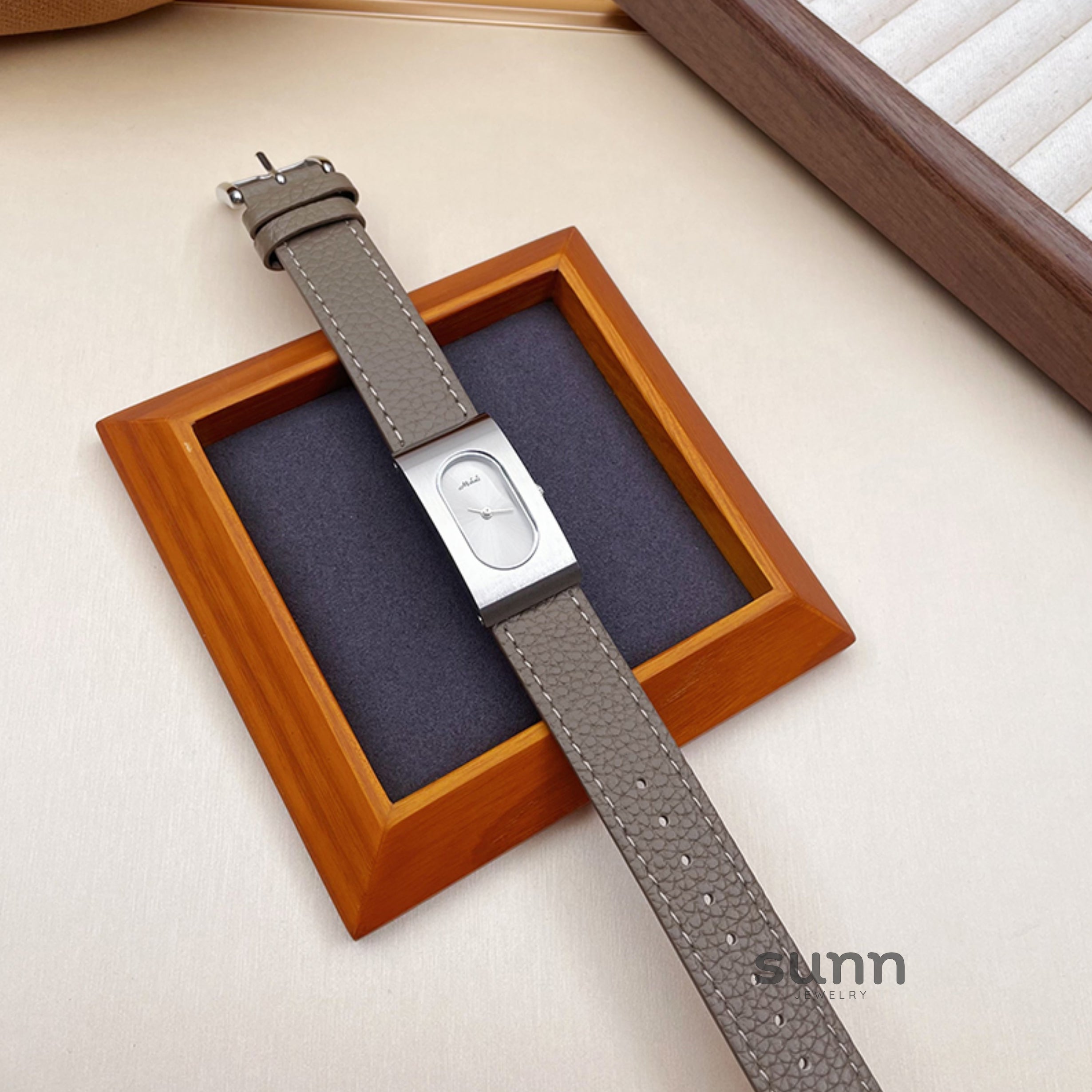 Suzie Vintage Square Watch [G4FASLTT]