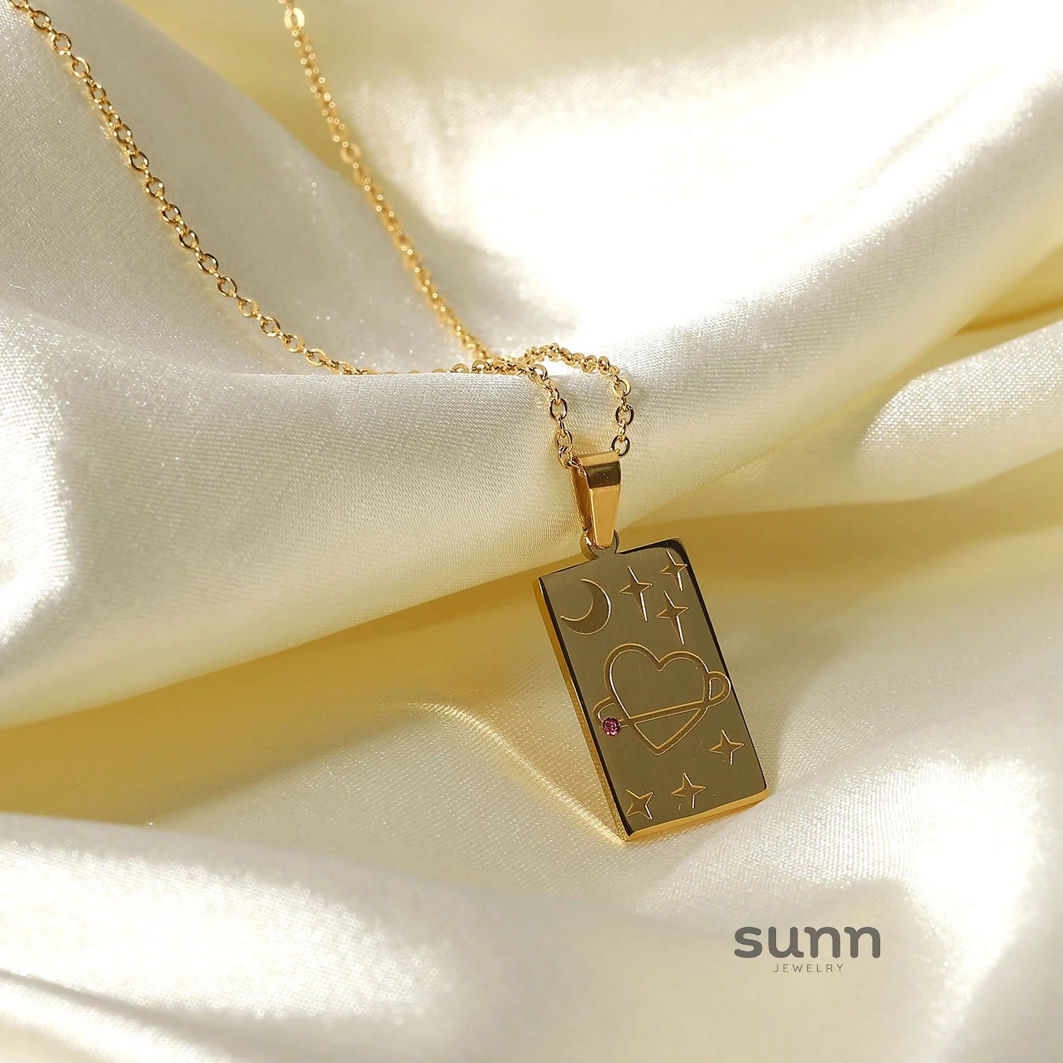 Syriah Gold Star Eye Necklace