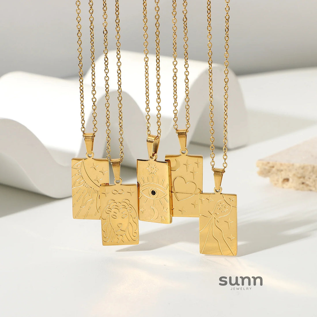Syriah Gold Star Eye Necklace