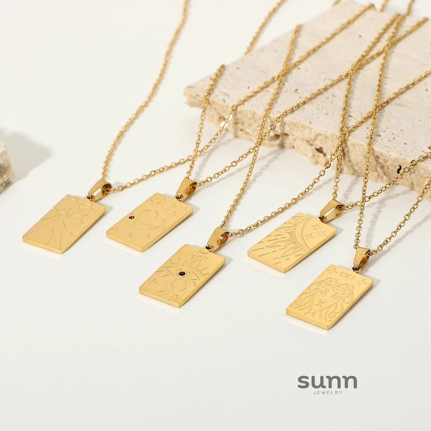 Syriah Gold Star Eye Necklace