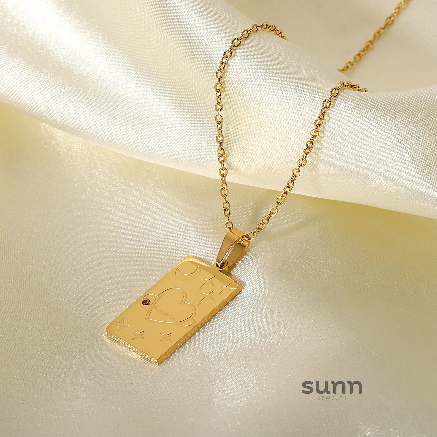 Syriah Gold Star Eye Necklace