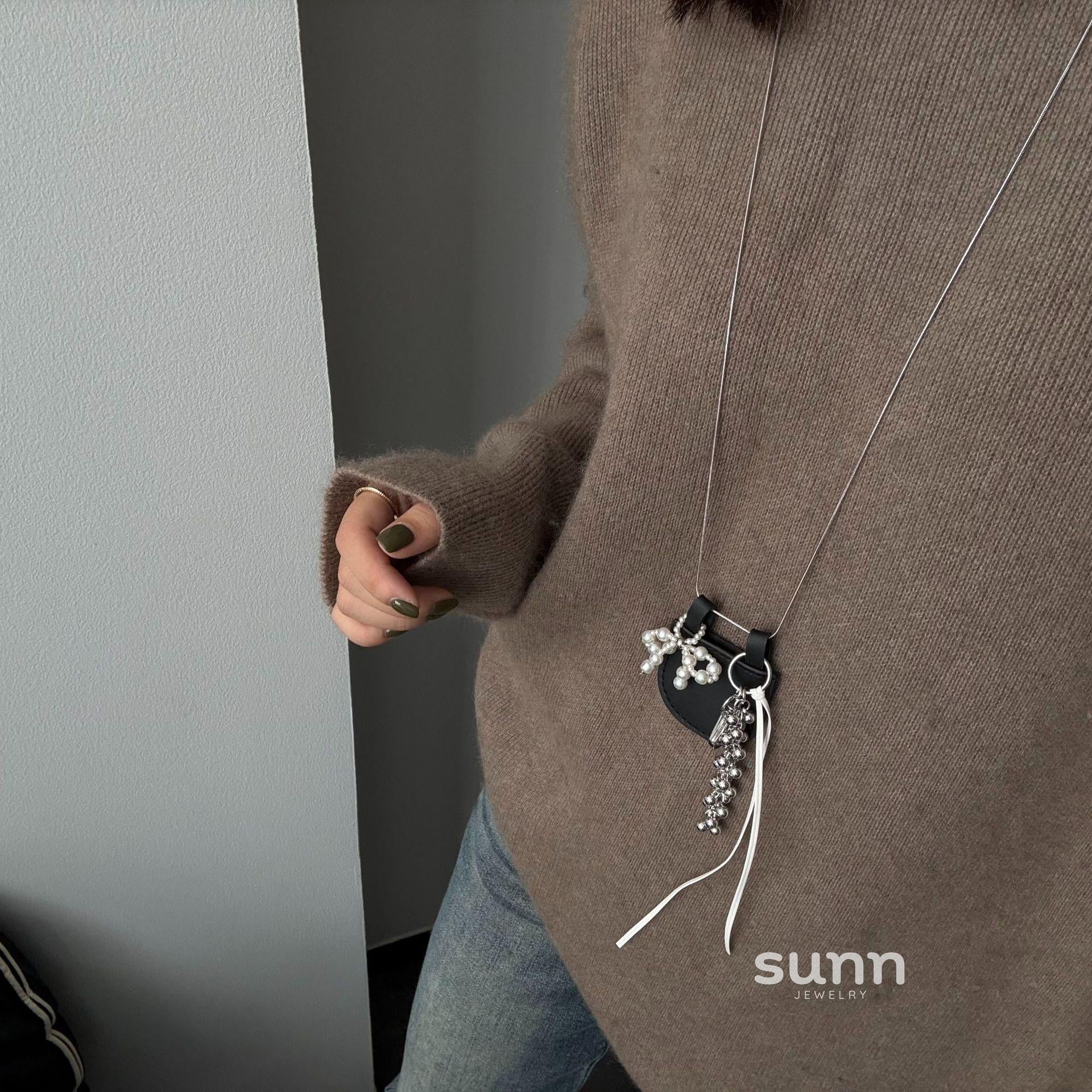 Syriah Pearl Bow Leather Necklace [ONJCQ0IU]