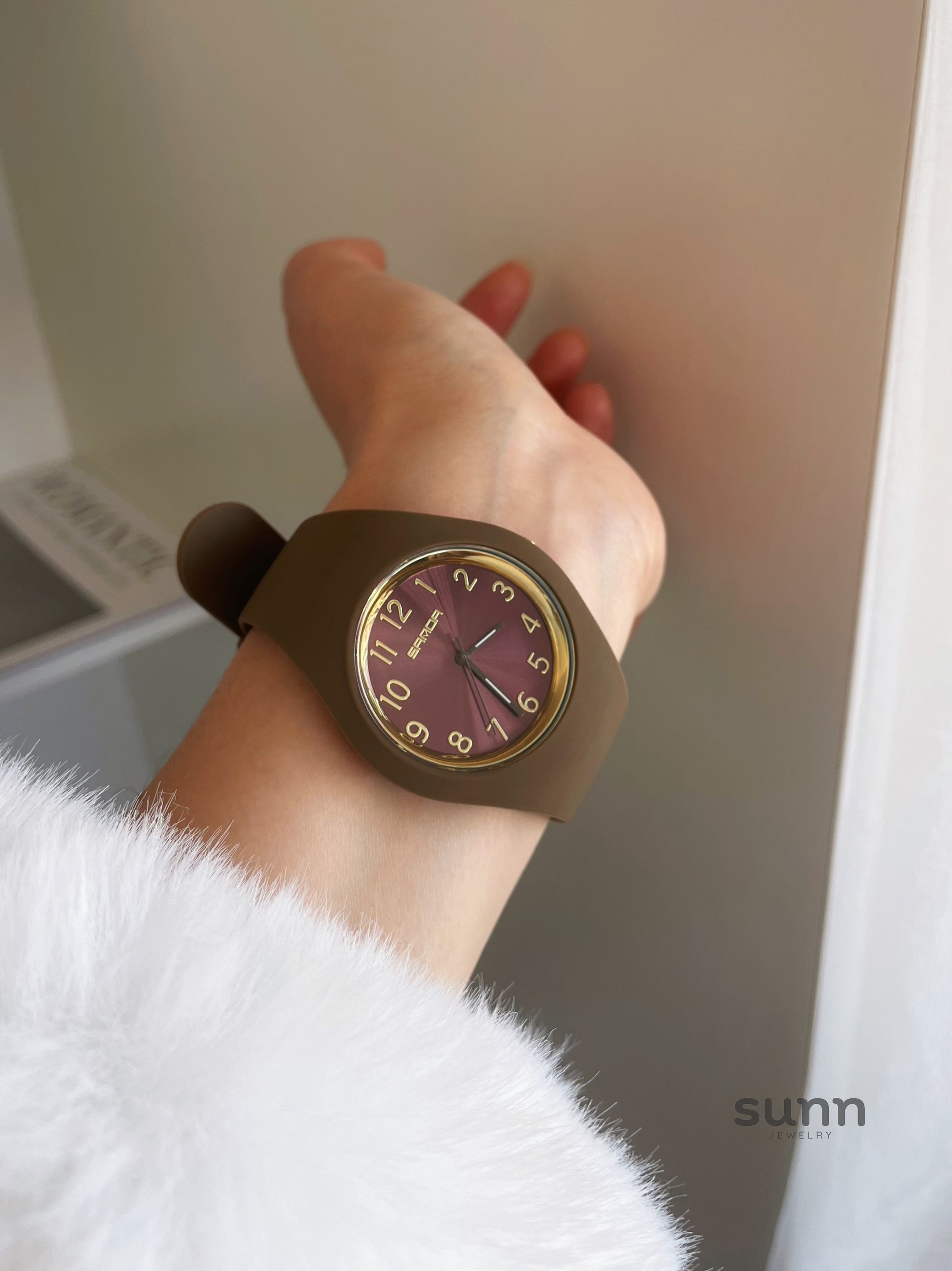 Syriah Vibrant Silicone Watch [C1S0OWVN]
