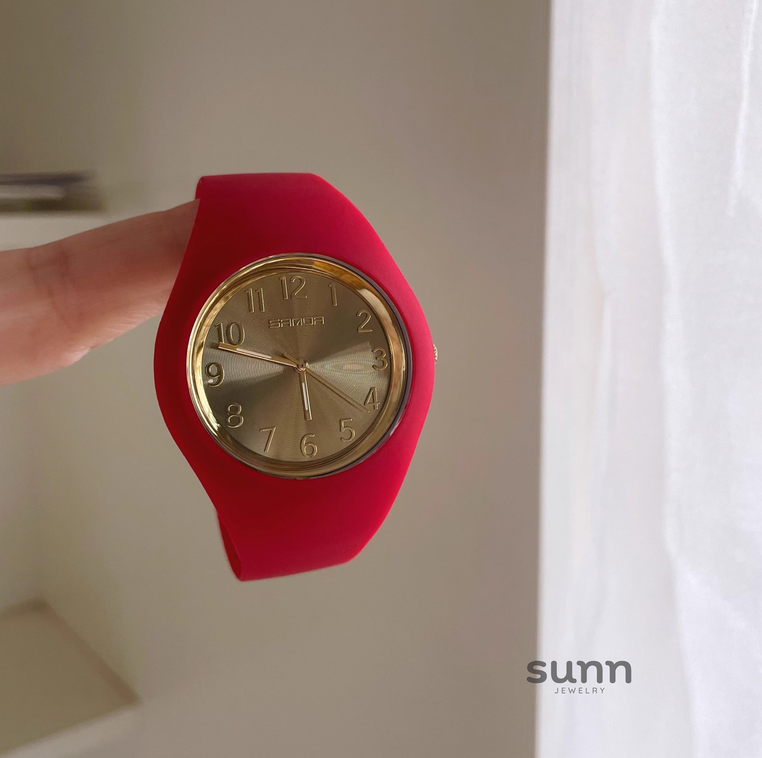 Syriah Vibrant Silicone Watch [71T8OBRH]