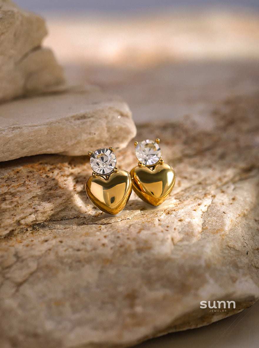 Taegan Diamond Heart Studs [XRV5ITPJ]