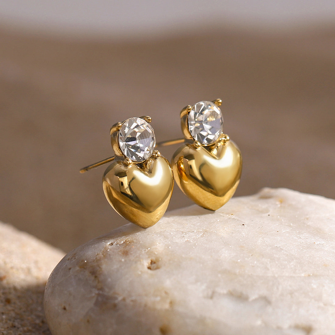 Taegan Diamond Heart Studs [XRV5ITPJ]