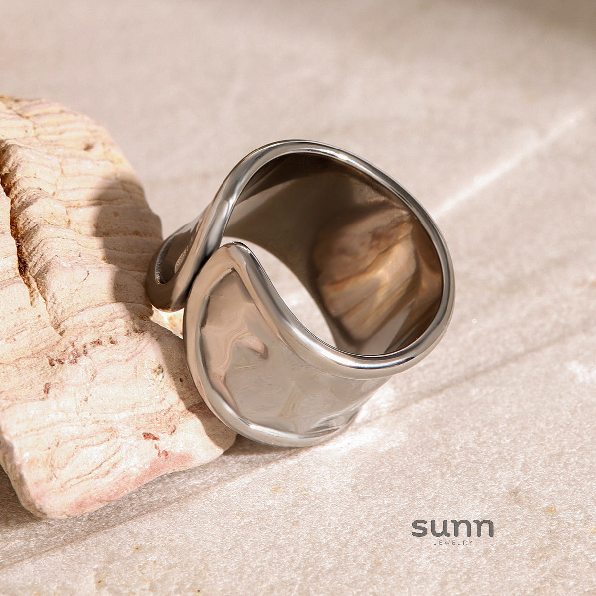 Taegan Hammered Open Ring [SSS04JDQ]