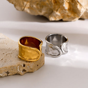 Taegan Hammered Open Ring [6L5P86HN]