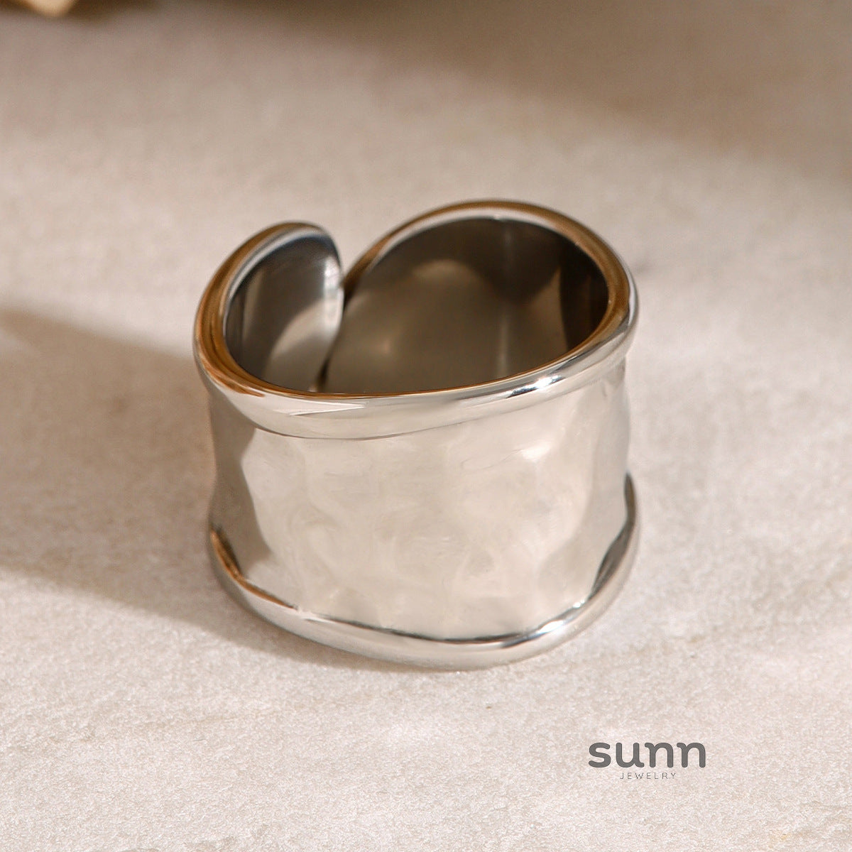 Taegan Hammered Open Ring [UB29JA1S]