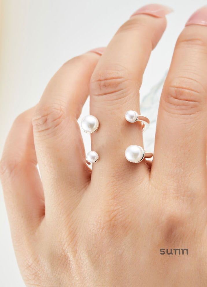 Taelor Dainty Pearl Cross Ring [L86LTBGX]