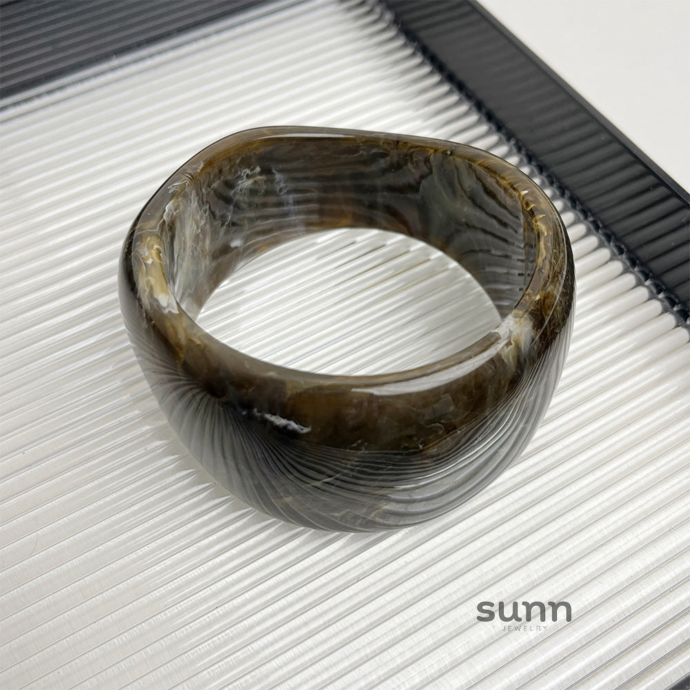 Taelyn Geometric Resin Cuff Bracelet [3ROQ0Y5J]
