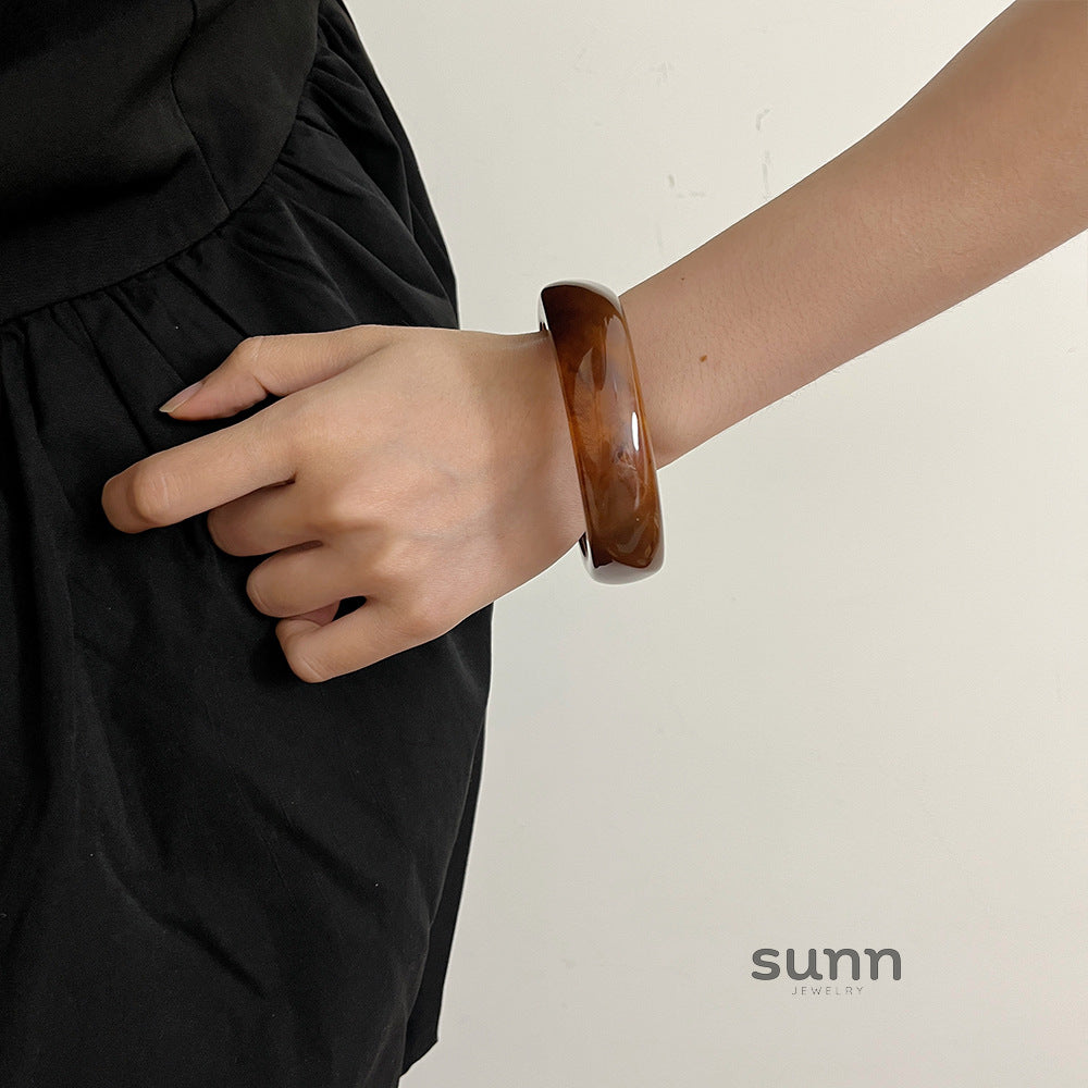 Taelyn Geometric Resin Cuff Bracelet [A3ENPPD5]