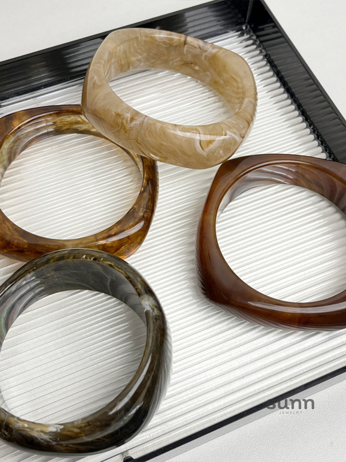 Taelyn Geometric Resin Cuff Bracelet [PS6GXHCI]