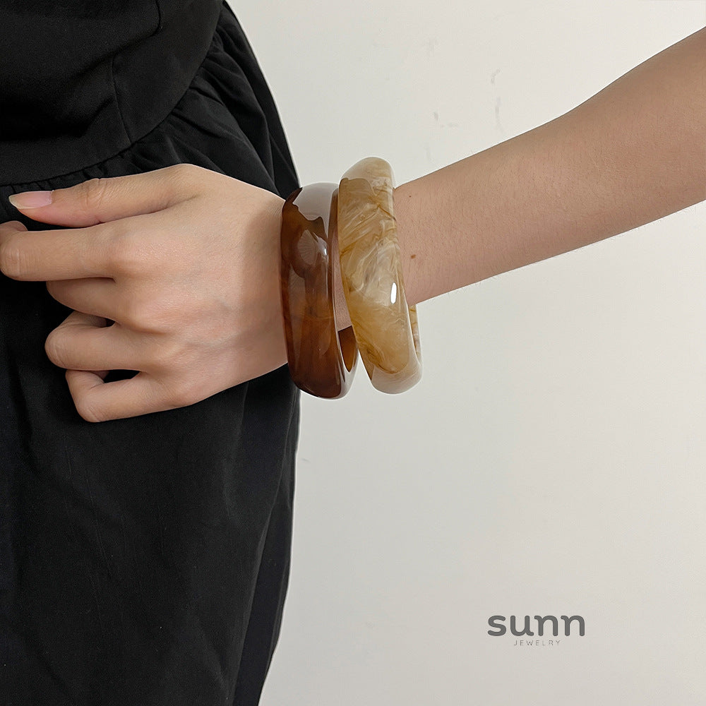 Taelyn Geometric Resin Cuff Bracelet [XIB2FMJ3]
