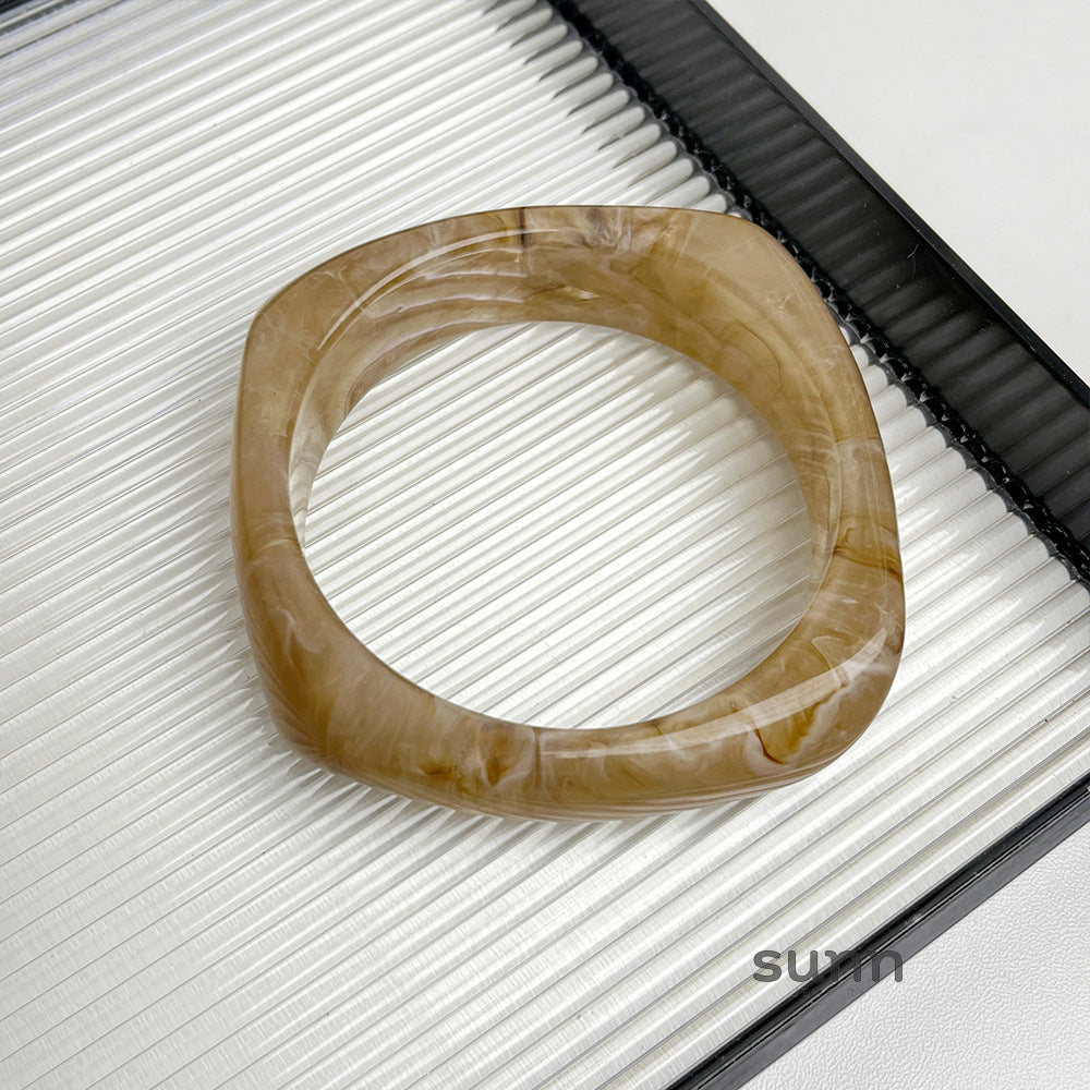 Taelyn Geometric Resin Cuff Bracelet [JMG62WIG]