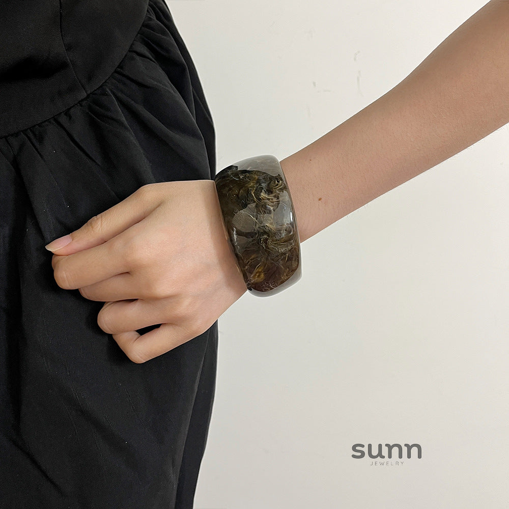 Taelyn Geometric Resin Cuff Bracelet [T9MDVF1V]