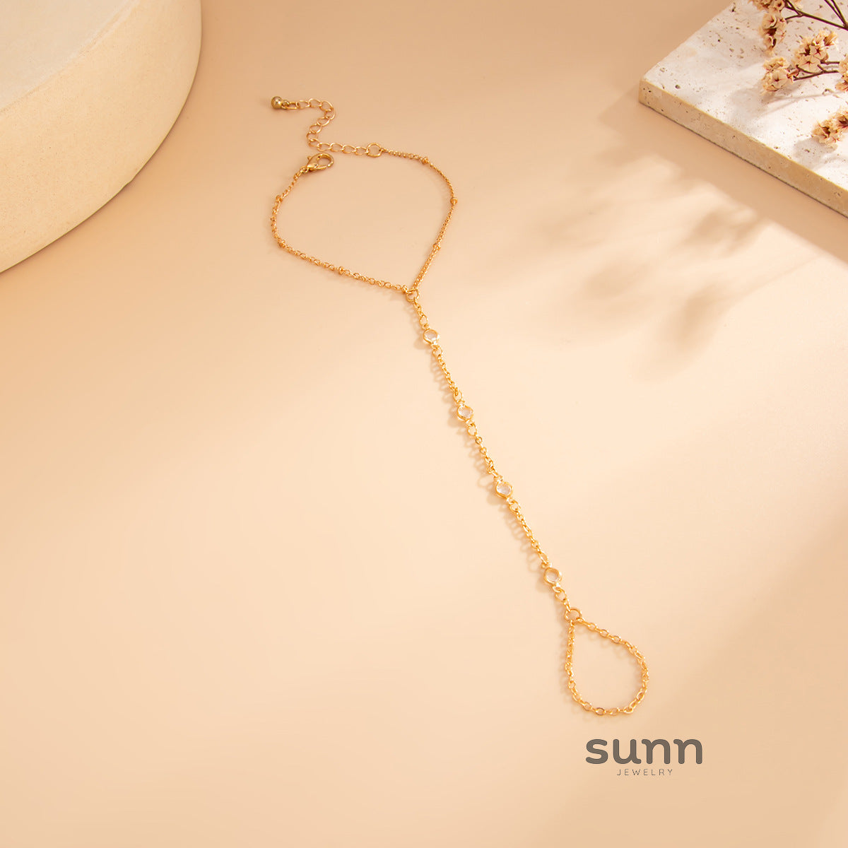 Tahiry Layered Rhinestone Hand Chain [VK9UJ60Z]