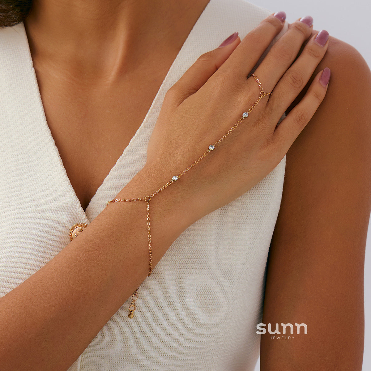 Tahiry Layered Rhinestone Hand Chain [O2AZ2HN6]