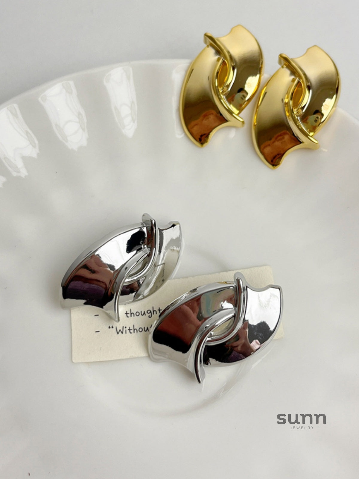 Takiyah Sculptural Drop Earrings [7BUTT02C]