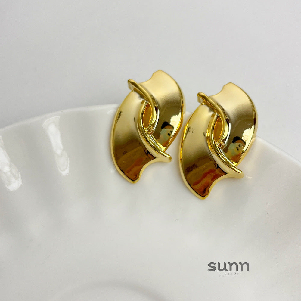 Takiyah Sculptural Drop Earrings [W37ZCXCN]