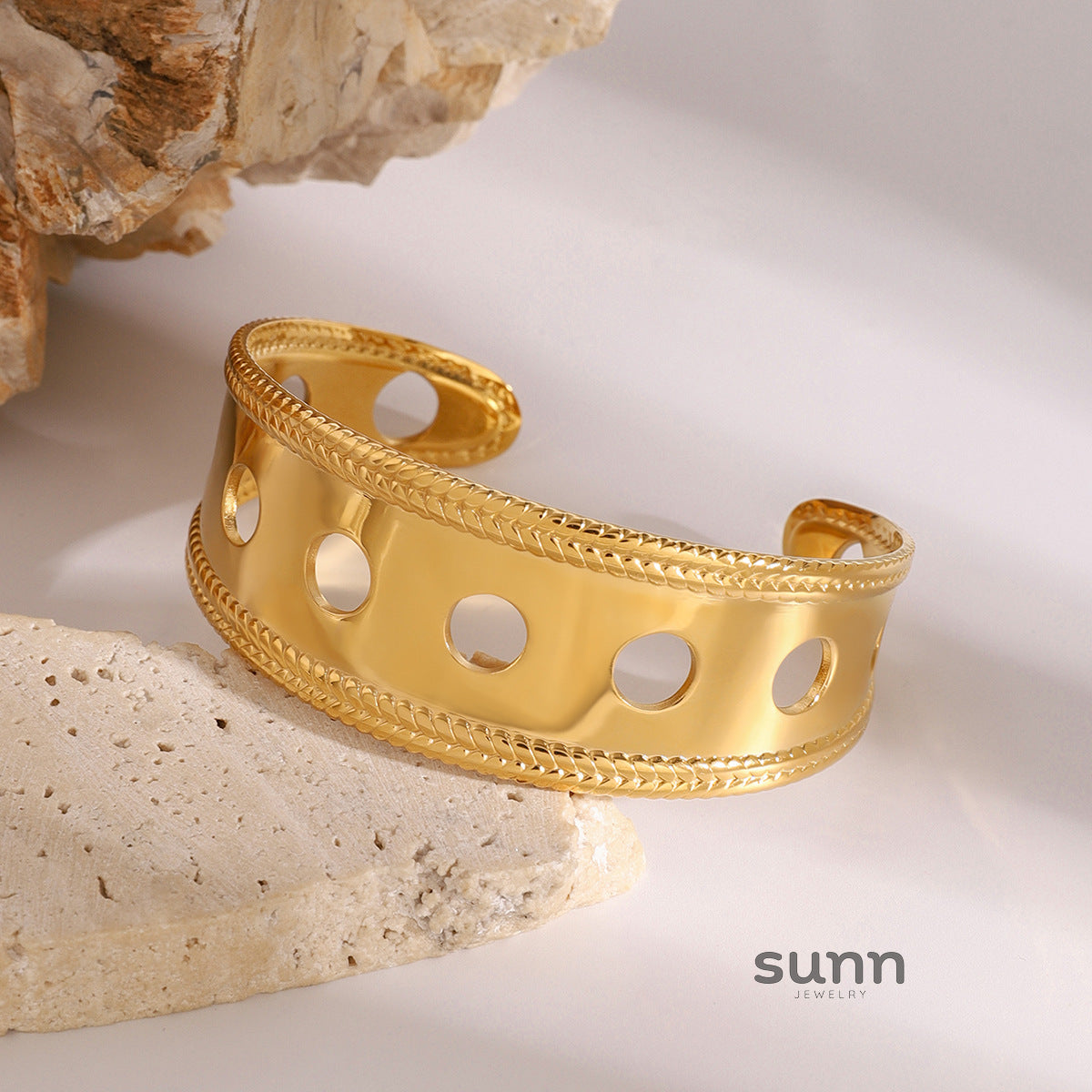 Tamiyah Sculptural Cuff Bracelet [2C5R56WI]