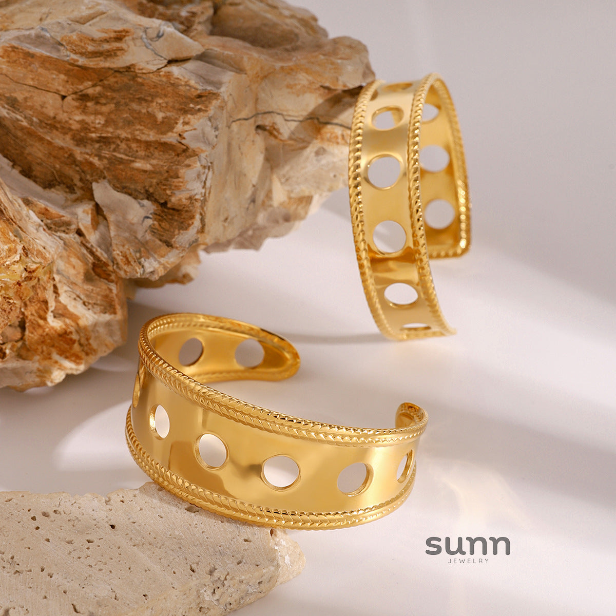 Tamiyah Sculptural Cuff Bracelet [GYBUAQGT]