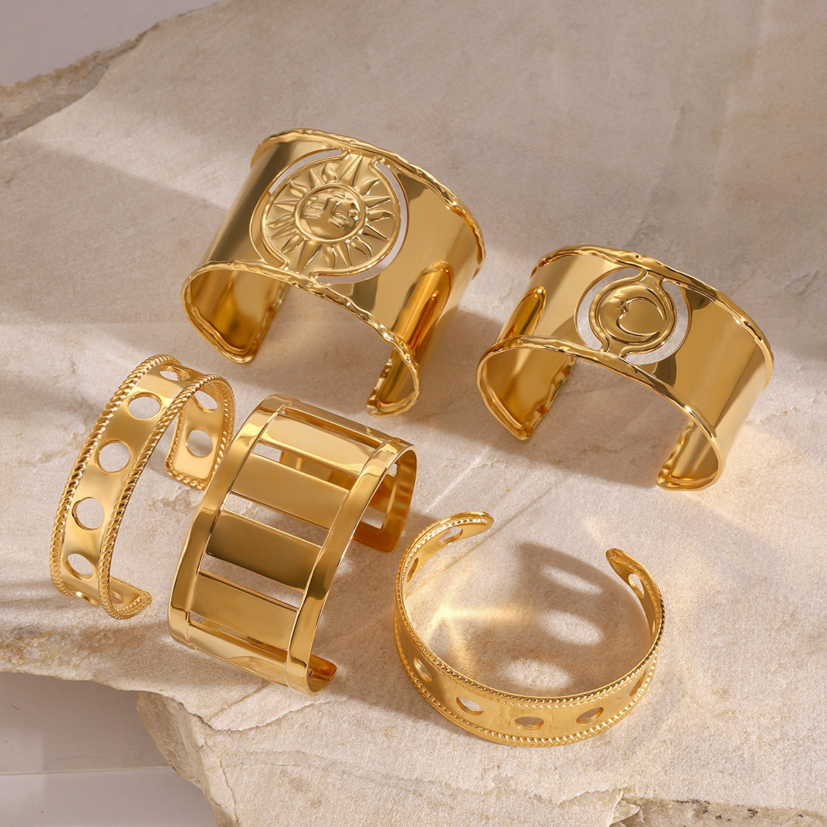 Tamiyah Sculptural Cuff Bracelet [FXR0VCGB]