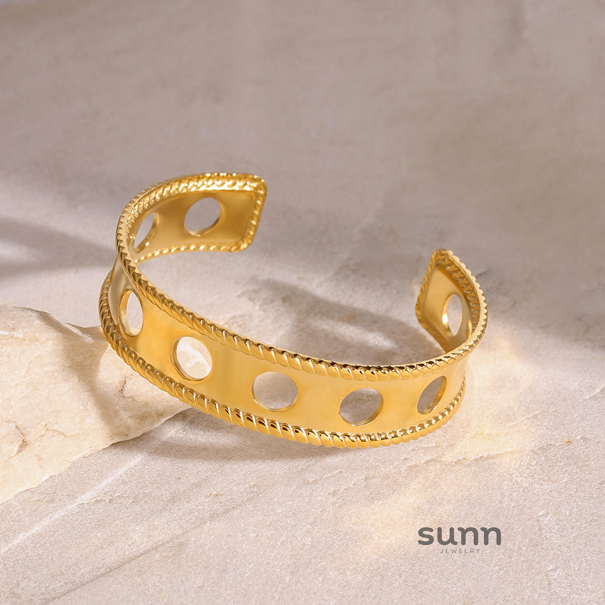 Tamiyah Sculptural Cuff Bracelet [Y6EBM363]