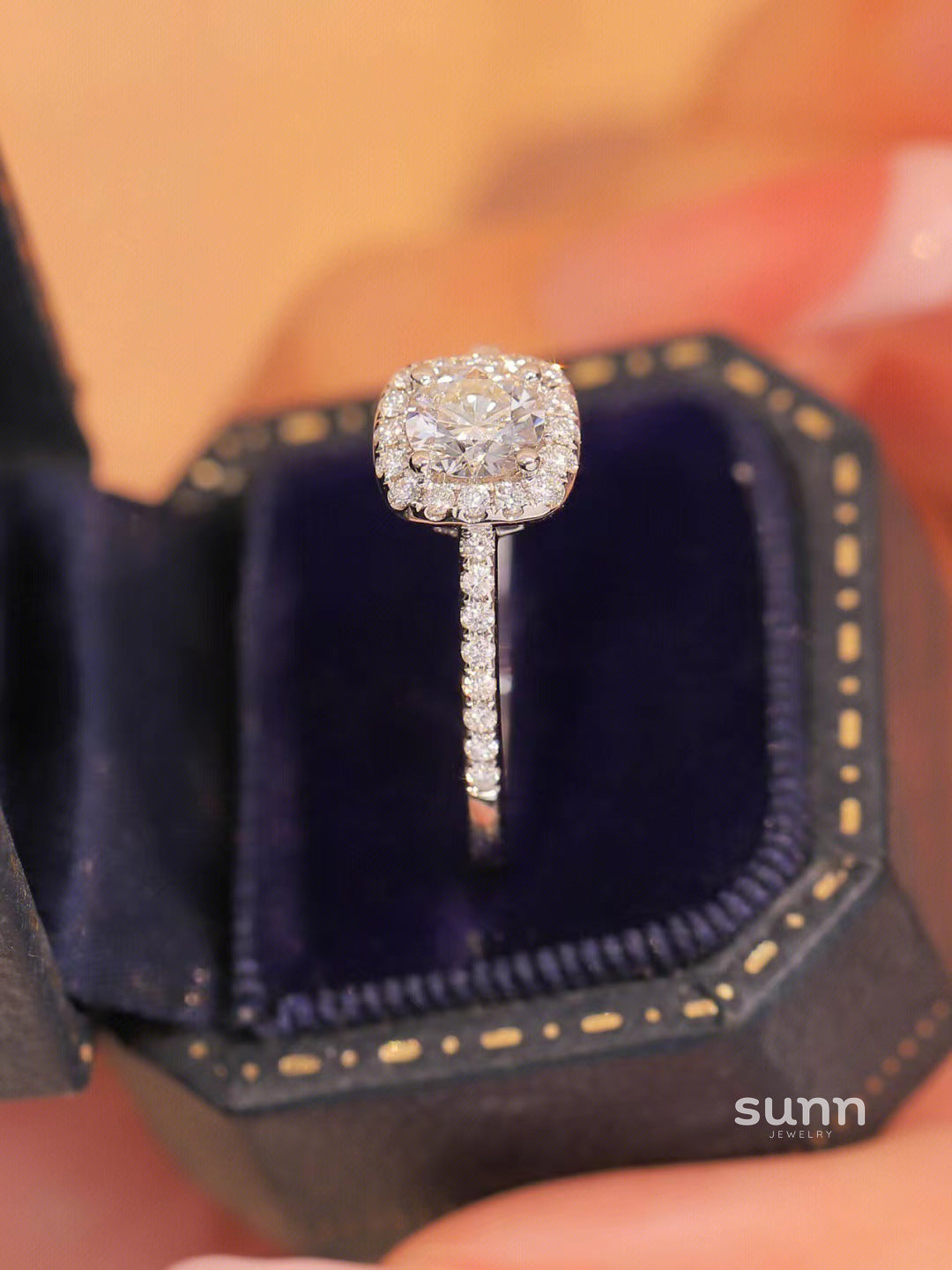 Tanaya Zircon Halo Ring [2G0XOXP2]