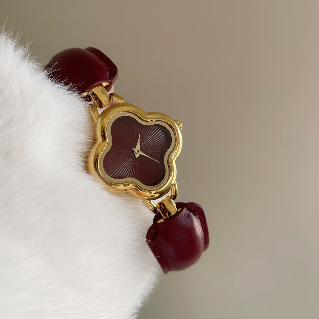 Tania Clover Bracelet Watch [58F6AGMN]