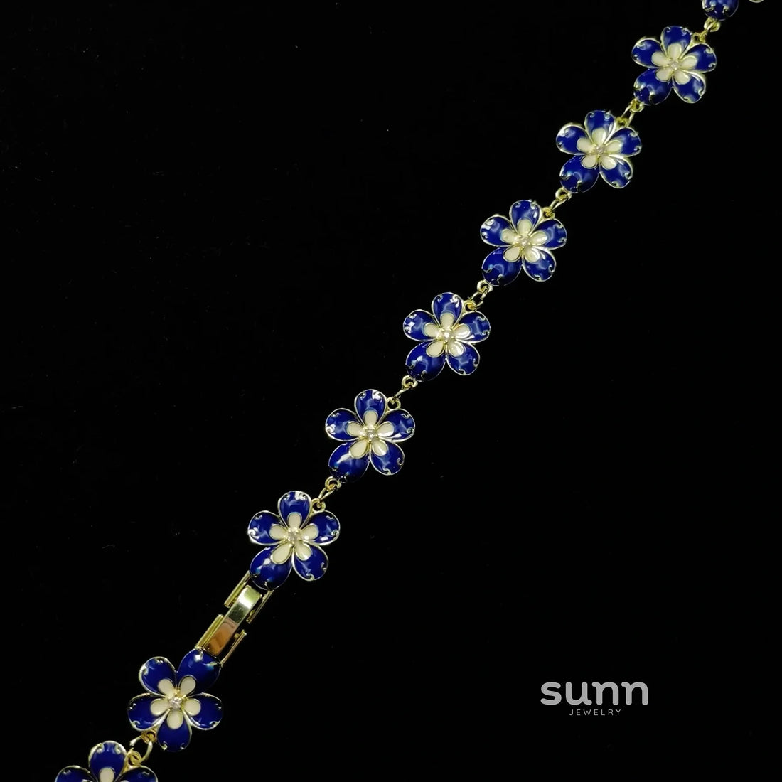 Taniya Delicate Blossom Bracelet
