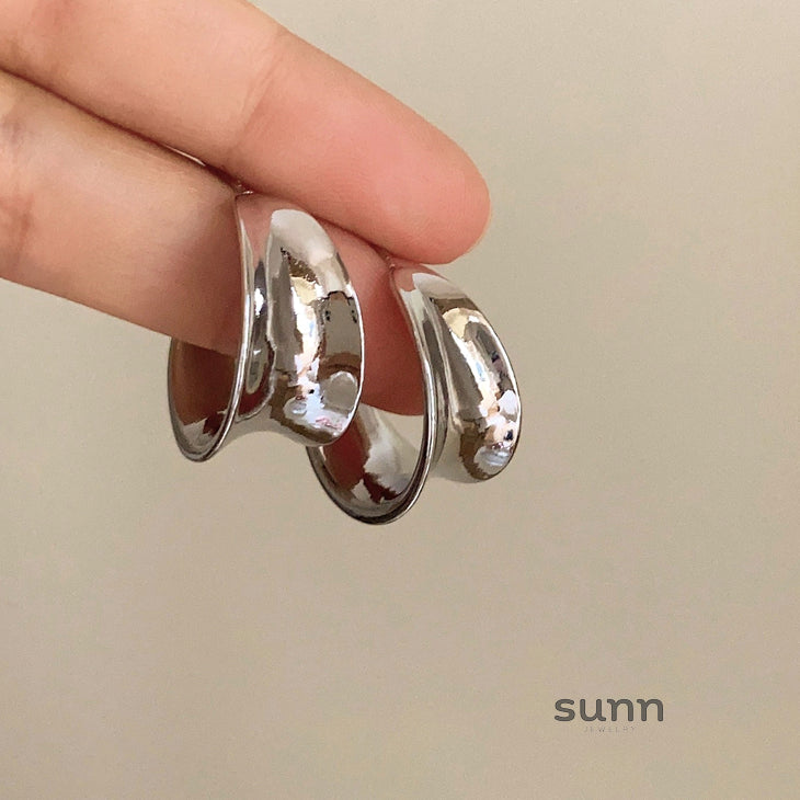 Taniyah Elegant C-Curve Earrings [CW8NNBPP]