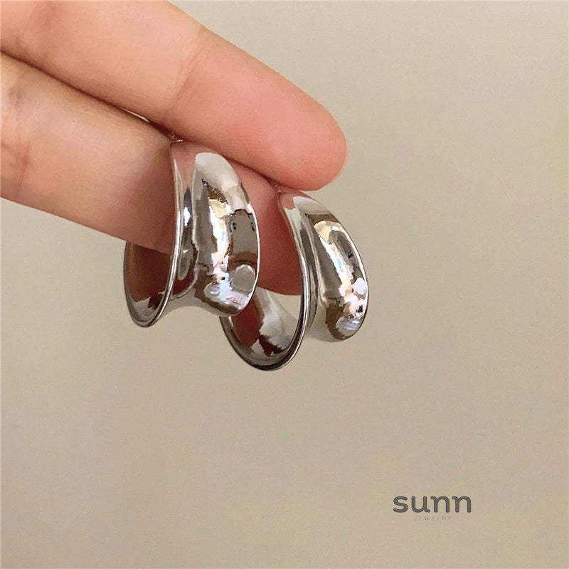 Taniyah Elegant C-Curve Earrings [ZQ91BHRW]