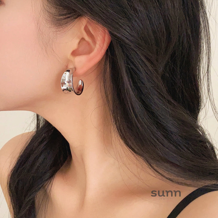 Taniyah Elegant C-Curve Earrings [CDR0KN2U]