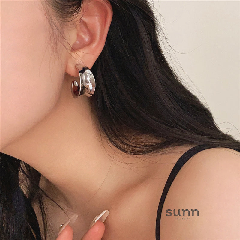 Taniyah Elegant C-Curve Earrings [T24SAGZT]