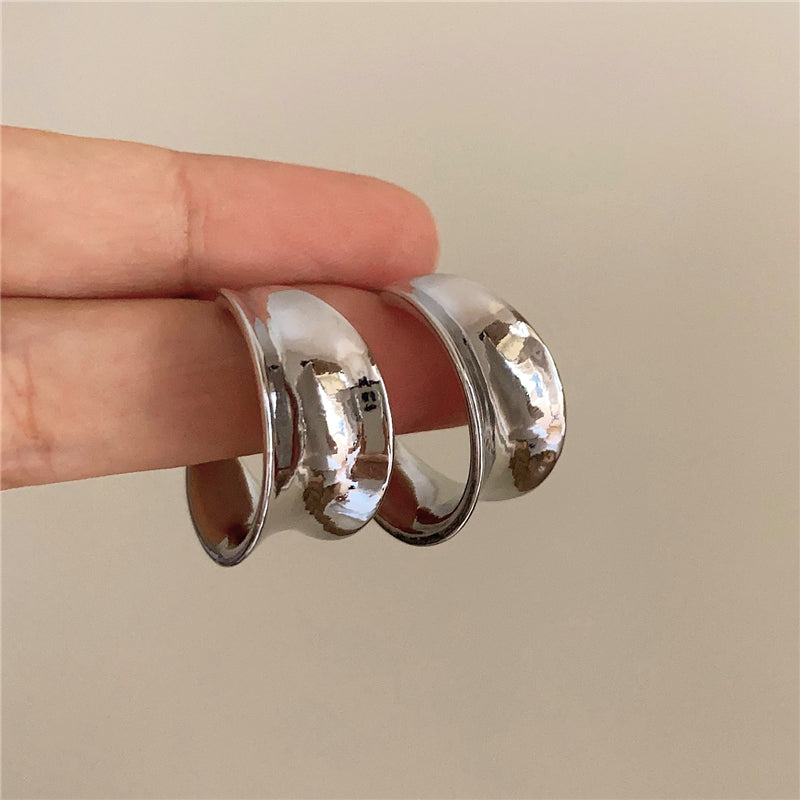 Taniyah Elegant C-Curve Earrings [H7WR65H1]